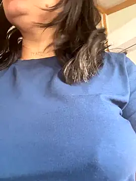 Snapshot of laarti chatting on 10-05-25, 11:30 laarti online show from 10-05-25, 11:30