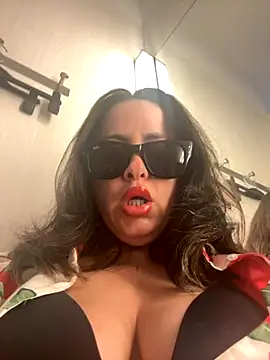 Snapshot of laarti chatting on 10-11-25, 06:17 laarti online show from 10-11-25, 06:17