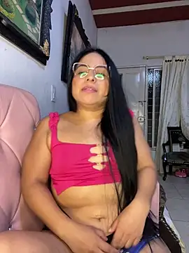 Snapshot of lamaravilla_08 chatting on 03-17-25, 05:01 lamaravilla 08 online show from 03-17-25, 05:01