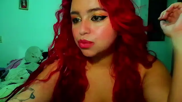 Snapshot of EstefyTabbo chatting on 06-06-26, 10:20 EstefyTabbo online show from 06-06-26, 10:20