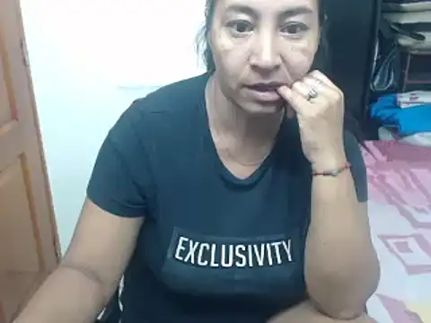 Snapshot of Siblleyx chatting on 01-07-25, 05:31 Siblleyx online show from 01-07-25, 05:31