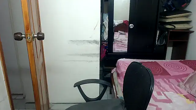 Snapshot of Siblleyx chatting on 01-28-25, 07:53 Siblleyx online show from 01-28-25, 07:53