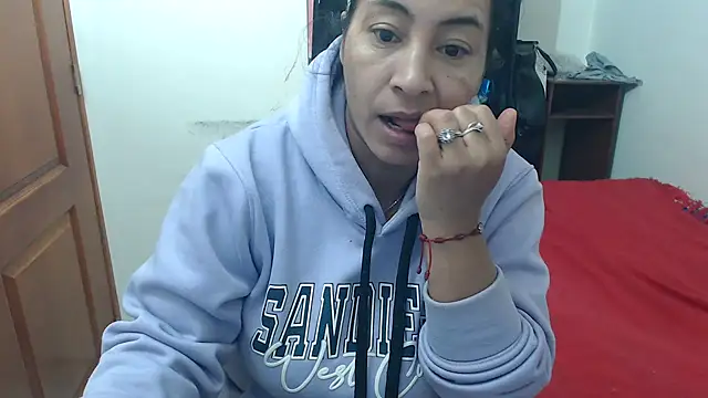 Snapshot of Siblleyx chatting on 03-18-25, 06:04 Siblleyx online show from 03-18-25, 06:04