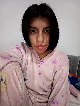 Snapshot of Ariell_Kieran chatting on 03-23-25, 01:53 Ariell Kieran online show from 03-23-25, 01:53