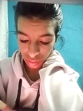 Snapshot of Ariell_Kieran chatting on 09-22-25, 07:32 Ariell Kieran online show from 09-22-25, 07:32