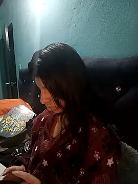 Snapshot of Ariell_Kieran chatting on 10-25-25, 07:38 Ariell Kieran online show from 10-25-25, 07:38