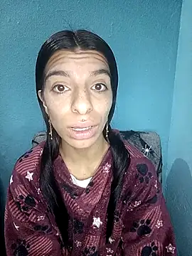 Snapshot of Ariell_Kieran chatting on 10-31-25, 02:12 Ariell Kieran online show from 10-31-25, 02:12