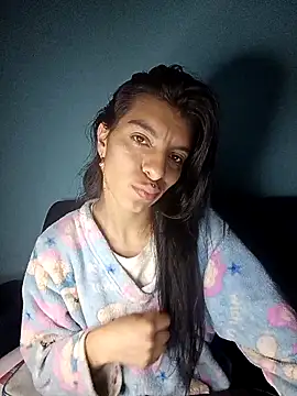 Snapshot of Ariell_Kieran chatting on 11-21-25, 03:16 Ariell Kieran online show from 11-21-25, 03:16