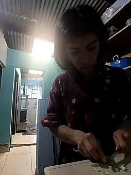 Snapshot of Ariell_Kieran chatting on 12-16-25, 08:03 Ariell Kieran online show from 12-16-25, 08:03