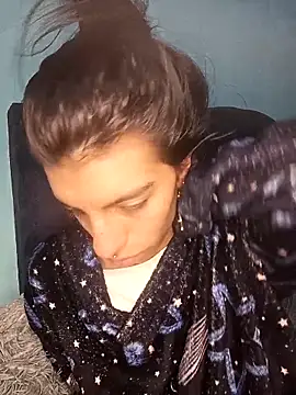 Snapshot of Ariell_Kieran chatting on 01-17-26, 05:34 Ariell Kieran online show from 01-17-26, 05:34