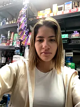 Snapshot of Andrea18_blonde chatting on 10-30-25, 01:56 Andrea18 blonde online show from 10-30-25, 01:56