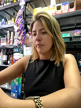 Snapshot of Andrea18_blonde chatting on 11-21-25, 02:49 Andrea18 blonde online show from 11-21-25, 02:49