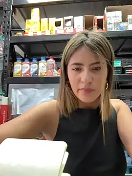 Snapshot of Andrea18_blonde chatting on 01-07-26, 05:26 Andrea18 blonde online show from 01-07-26, 05:26