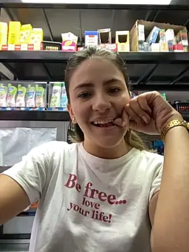 Andrea18 blonde online show from 04-30-26, 02:56