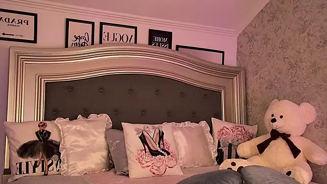 Snapshot of Amber_Luna chatting on 11-29-25, 12:08 Amber Luna online show from 11-29-25, 12:08