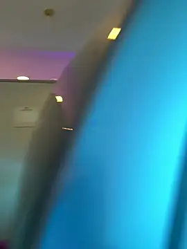 Snapshot of Lars-Lola chatting on 03-09-25, 10:30 Lars-Lola online show from 03-09-25, 10:30