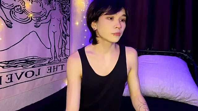 Snapshot of rennnuts chatting on 01-31-25, 04:59 rennnuts online show from 01-31-25, 04:59