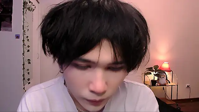 Snapshot of rennnuts chatting on 09-13-25, 12:05 rennnuts online show from 09-13-25, 12:05