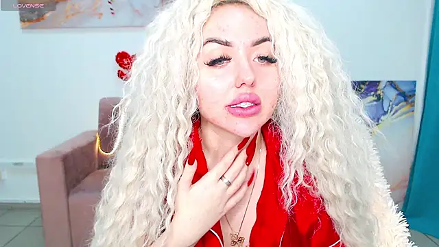 Snapshot of MissisCaty chatting on 02-17-25, 07:42 MissisCaty online show from 02-17-25, 07:42