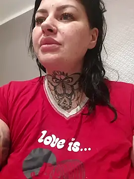 Snapshot of CannabisQueenn chatting on 11-30-25, 07:29 CannabisQueenn online show from 11-30-25, 07:29