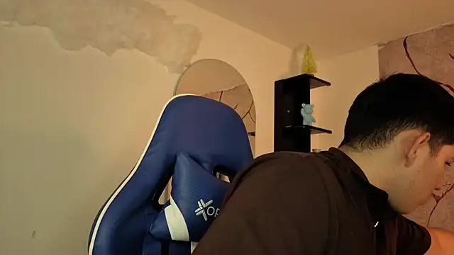 JamesCr  online show from 05-15-26, 12:34