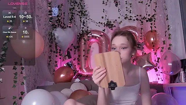 Kellybbface online show from 12-01-25, 05:23