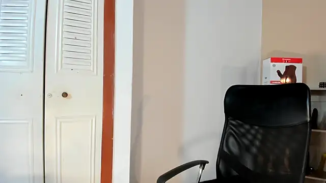 Violetta 0 online show from 09-18-25, 02:41