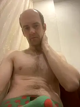 LynnAhNight online show from 10-07-25, 03:14