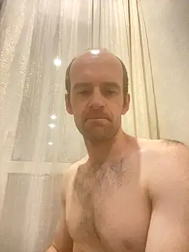 LynnAhNight online show from 10-09-25, 02:42