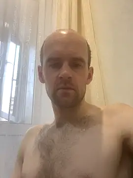 LynnAhNight online show from 11-09-25, 04:44