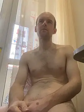 LynnAhNight online show from 02-21-26, 05:30