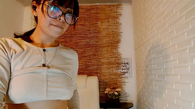 Snapshot of Luna_7_777 chatting on 02-23-25, 04:28 Luna 7 777 online show from 02-23-25, 04:28