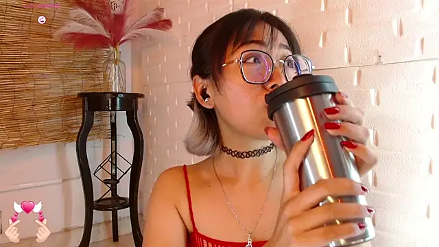 Snapshot of Luna_7_777 chatting on 02-25-26, 05:28 Luna 7 777 online show from 02-25-26, 05:28