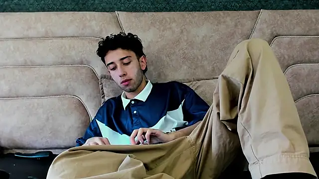 Snapshot of erickblaze_wm chatting on 02-06-25, 12:59 erickblaze wm online show from 02-06-25, 12:59