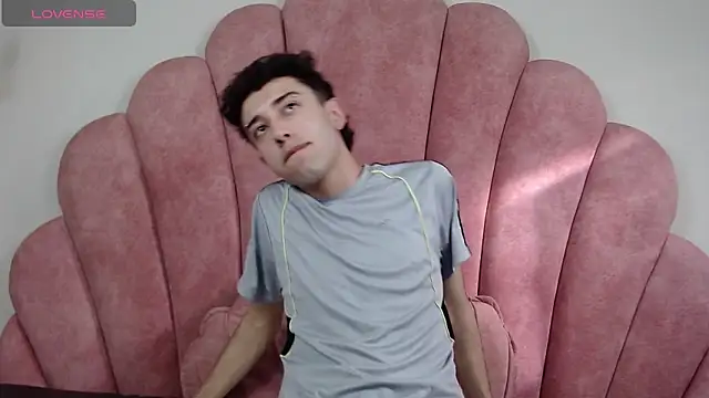 Snapshot of erickblaze_wm chatting on 02-11-25, 12:48 erickblaze wm online show from 02-11-25, 12:48