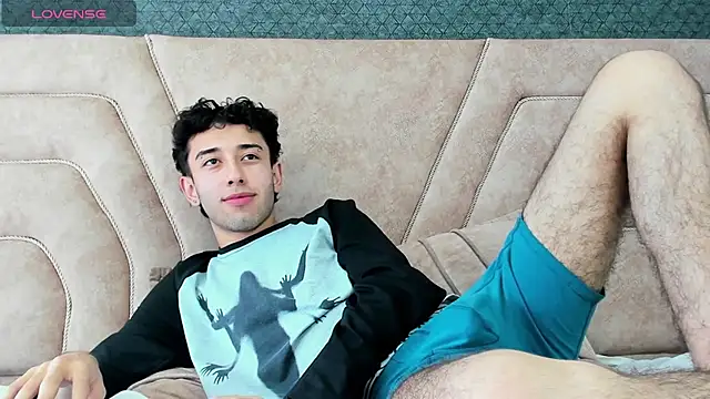 Snapshot of erickblaze_wm chatting on 02-15-25, 03:50 erickblaze wm online show from 02-15-25, 03:50