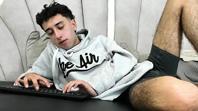 Snapshot of erickblaze_wm chatting on 02-18-25, 04:16 erickblaze wm online show from 02-18-25, 04:16