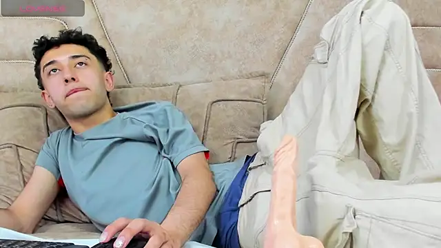 Snapshot of erickblaze_wm chatting on 02-19-25, 05:06 erickblaze wm online show from 02-19-25, 05:06