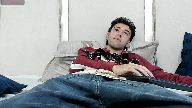 Snapshot of erickblaze_wm chatting on 03-04-25, 07:43 erickblaze wm online show from 03-04-25, 07:43