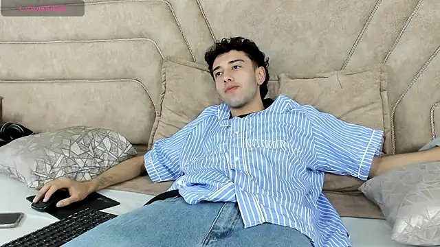 Snapshot of erickblaze_wm chatting on 03-05-25, 01:28 erickblaze wm online show from 03-05-25, 01:28