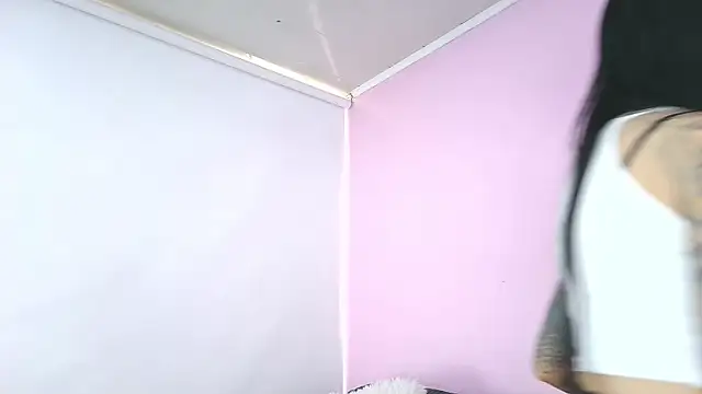 Snapshot of Hiyakasudere chatting on 10-24-25, 06:26 Hiyakasudere online show from 10-24-25, 06:26