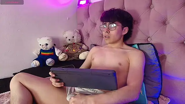 PepperTwink online show from 12-20-25, 05:31
