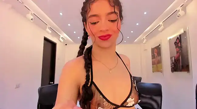 Snapshot of LilibetAndStrong chatting on 03-22-25, 05:17 LilibetAndStrong online show from 03-22-25, 05:17