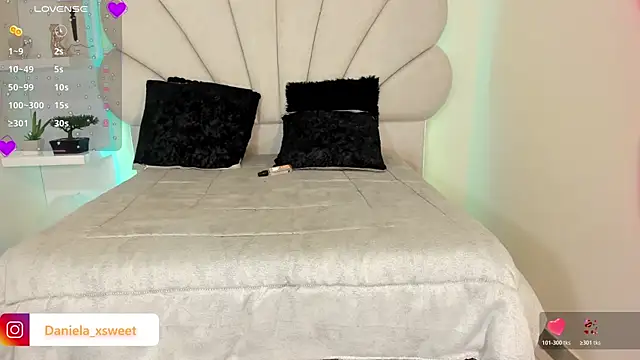 Danielaangelina online show from 10-19-25, 06:14