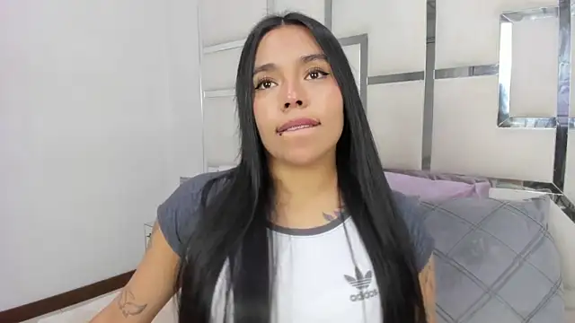 ZoeWan69 online show from 04-27-26, 01:31