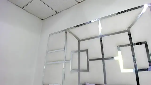 ZoeWan69 online show from 04-29-26, 01:37