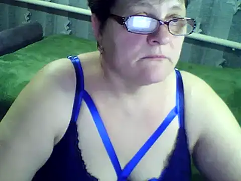 Snapshot of ElzaJewel chatting on 03-09-25, 07:37 ElzaJewel online show from 03-09-25, 07:37