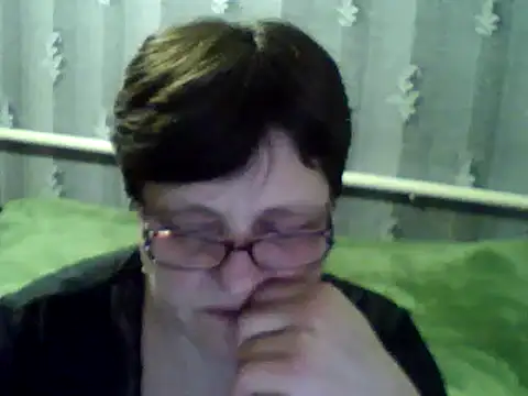 Snapshot of ElzaJewel chatting on 03-18-25, 08:04 ElzaJewel online show from 03-18-25, 08:04