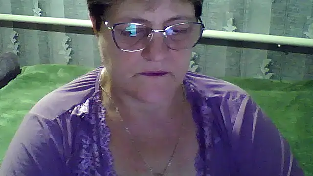 Snapshot of ElzaJewel chatting on 10-06-25, 11:40 ElzaJewel online show from 10-06-25, 11:40