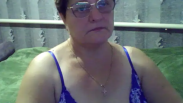 Snapshot of ElzaJewel chatting on 10-14-25, 07:42 ElzaJewel online show from 10-14-25, 07:42